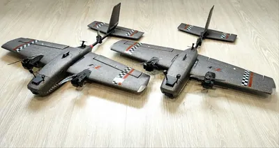Два VTOL-самолёта после сборки